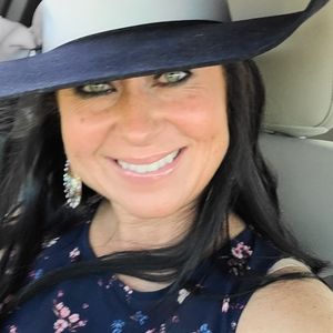 Meet your Posher, Serina